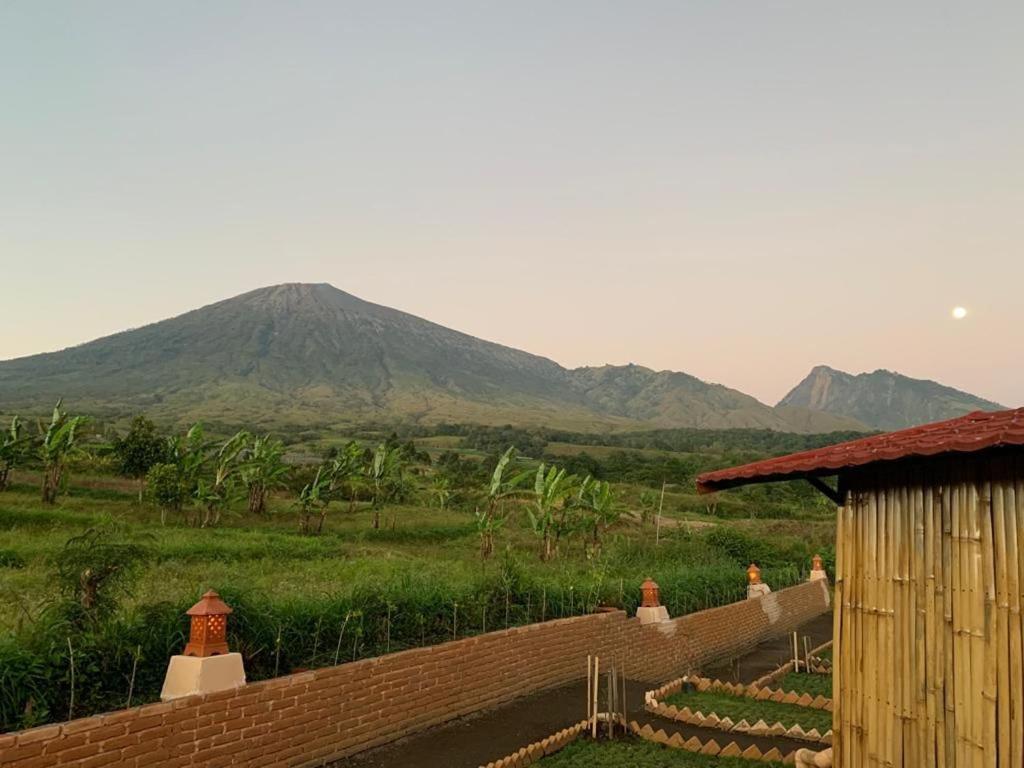 Готель The Gate Rinjani Sajang Екстер'єр фото